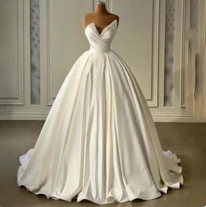 Sexy Ballkleider Brautkleider wunderschön Satin schlicht romantisch schulterfrei - Bild 1 von 9