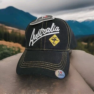 Gorra de béisbol I Love Australia negra con costuras amarillas y señal de tráfico canguro - Imagen 1 de 7