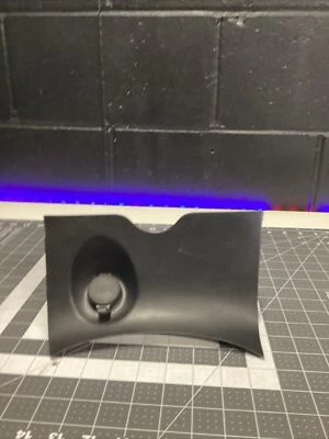 02-06 ACURA RSX TYPE-S Consola central interior Panel de ajuste Bisel Toma de corriente Foto 1 de 4