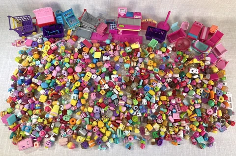 Shopkins Huge Lot Over 700 Pieces Plus Accessories Season 2+ Cover