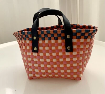 Mini bolso de mano Anthropologie tejido rosa Foto 1 de 4