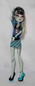 Muñeca Monster High ~ Ghoul Spirit Frankie Stein ~ con soportes y pendientes - Imagen 1 de 3