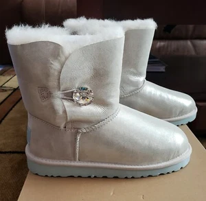 Neu im Karton UGG Disney Frozen Arendelle Bailey Bling Swarovski Stiefel Größe 4 passt Damen 6 - Bild 1 von 10