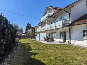 HELLE ERDGESCHOSS-WOHNUNG MIT GARTEN & TOP-ANBINDUNG NACH MÜNCHEN! - Bild 1 von 13