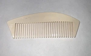 Vintage Estee Lauder Wave Comb Off White Color - Picture 1 of 4