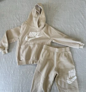 NIKE Fleece Tan Hoodie & Sweatpants Set Girls’ Size Medium 5-6 Years 110-116cm - Picture 1 of 4