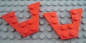 Lego Menge 2 rote 4x6 Ausschnitt Keil Platte Stücke - Bild 1 von 1