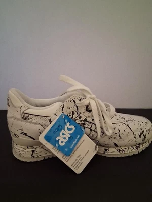 WOMENS ASICS WHITE GEL SNEAKERS SIZE 5  NEW IN THE BOX. FREE USA SHIPPING - Image 1 of 4