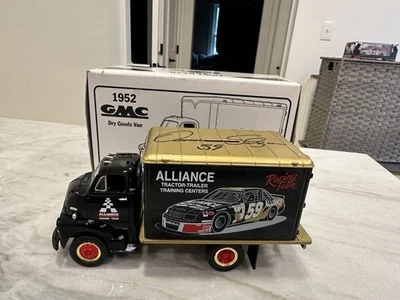 Dennis Setzer 1952 GMC Dry Goods Van Alliance Racing Team Nascar Bank Diecast 59 Foto 1 de 4