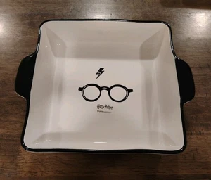 Colección Artesanal RAE DUNN - Cazuela Cuadrada HARRY POTTER 9x9 pulgadas - Imagen 1 de 4