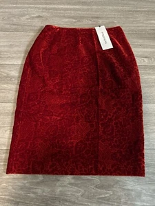 Finity Studio Red Velvet Burnout Holiday skirt Size 4 Quite luxury Timeless - Picture 1 of 13