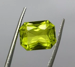 Natural Green Peridot Cushion Shape Certified Loose Gemstone 10.35 CT. - Picture 1 of 4