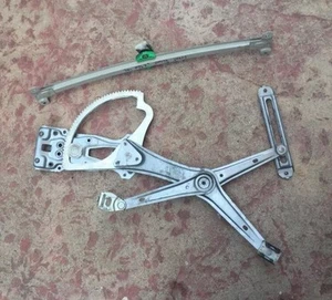 MERCEDES E320 E430 W210 99-03 OEM FRONT RIGHT DOOR WINDOW GLASS REGULATOR - Picture 1 of 4