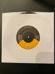 50%OFFCOUPON - TEDDY PENDERGRASS - Love/Hold Me - Elektra (7-69720) 45 EX/NM - Picture 1 of 7