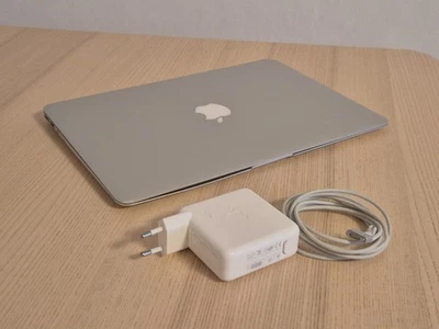 Apple MacBookAir 13,3 Zoll A1466 EMC2632 (2014) defekt, Ersatzteile - Bild 1 von 4
