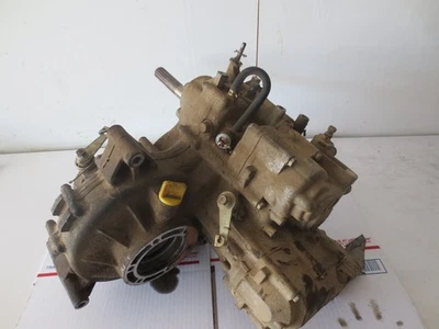 Kawasaki Mule 3010 2005 gas usado OEM transmisión Tranny conjunto de caja de cambios Foto 1 de 4