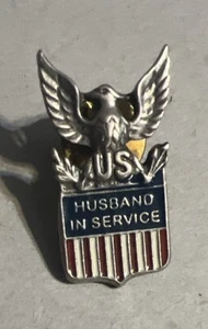 Laurenza 2002 US HUSBAND IN SERVICE Pin USA Military Collectible Militaria - Picture 1 of 7