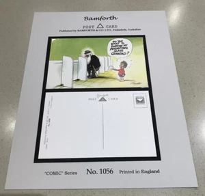Postal de cómic de Bamforth 1056 abuelo en el baño no puede encontrar pene humor para adultos - Imagen 1 de 4
