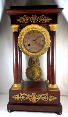Pendule / Horloge à Portique acajou et bronze -EMPIRE - 1820 - Photo 1/4