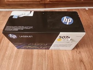 New! HP 507A CE402A OEM Yellow Toner Cartridge / PLEASE SEE PICTUES - Afbeelding 1 van 3