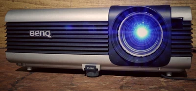 BenQ PB7200 XGA DLP Portable Video Projector 2,200 Lumens Parts or Repair - Image 1 of 4