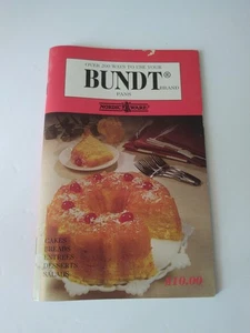 Vintage 1994 "Bundt Pans"  Recipe Cookbook Over 200 Ways To Use Your Bundt Pan - Imagen 1 de 7