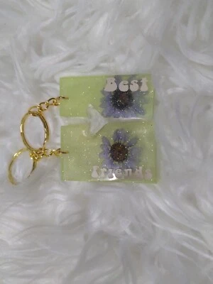 Juego de llaveros de resina hechos a mano. 1 de una clase. Mejor amigo o relación. Foto 1 de 2