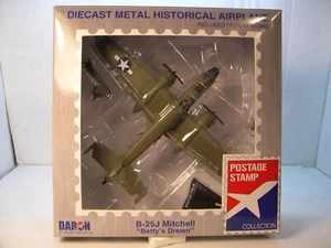 USAF WWII B-25J MITCHELL BETTY'S DREAM DARON 1:100 SCALE DIECAST DISPLAY MODEL - Picture 1 of 2
