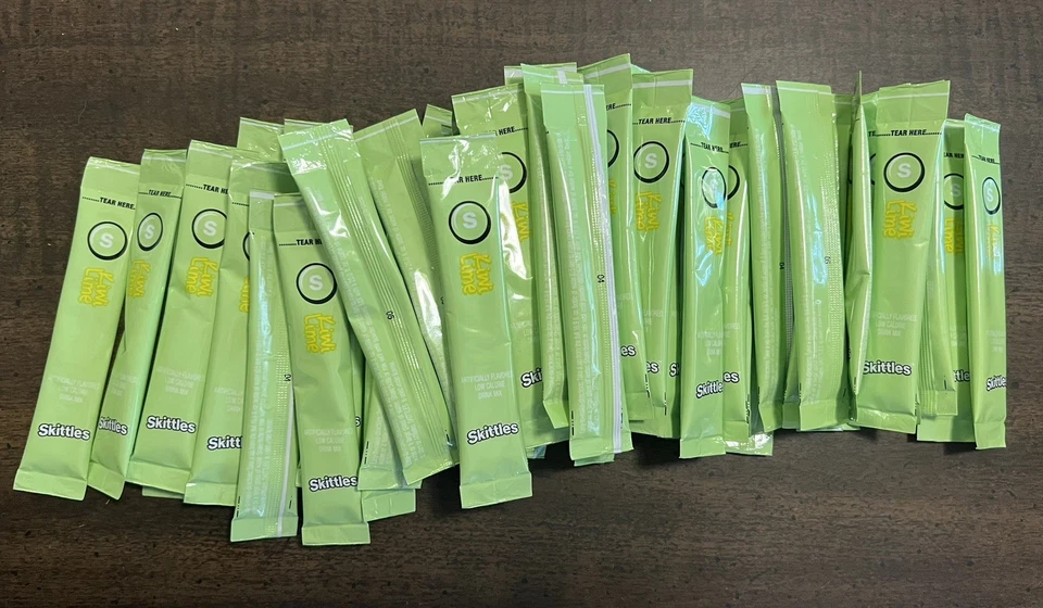 Mezclas de bebidas Skittles, kiwi lima, 50 unidades Foto 1 de 1