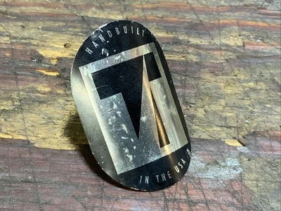 Insignia de cabeza Trek años 90 negra/plateada Foto 1 de 4