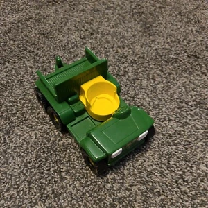 John Deere RC2 Gator Farm Toy Vehicle Green Yellow - Picture 1 of 8