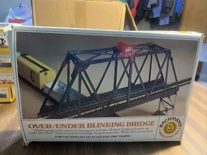 Bachmann HO Scale Over / Under Blinking Bridge & Trestle Set - Picture 1 of 3