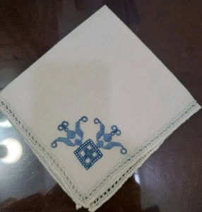  Antique/Vintage Beige/Blue Linen Napkins Beautifully Embroidered Set Of 4   - Picture 1 of 8