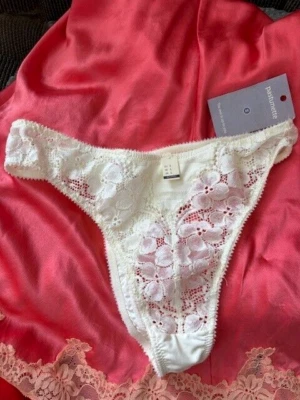 BRAGAS FLORALES DE ENCAJE PASTUNETTE NUEVAS TALLA L Foto 1 de 2