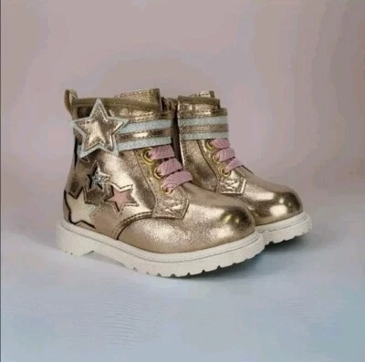 Botas estrella doradas metálicas Wonder Nation para niñas - Niño pequeño talla 4 - Zapatos altos Foto 1 de 4