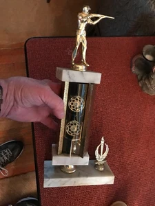 VINTAGE MARKSMAN TROPHY MARBLE AND METAL - Picture 1 of 7