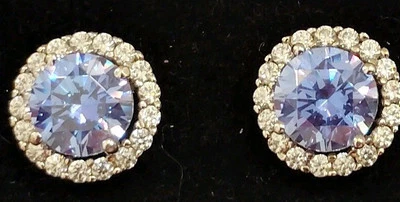 Pendientes perforados de plata de ley con halo redondo de cristal de Swarovski centro azul  Foto 1 de 4