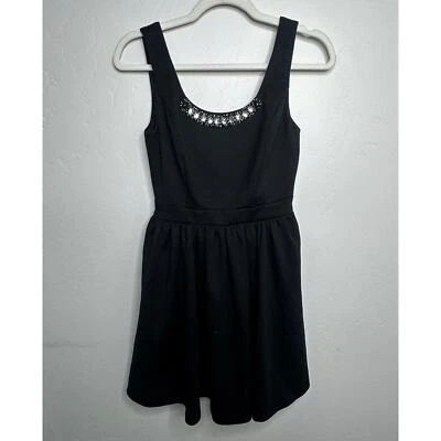 Vestido de cóctel Princesa Vera Wang negro estrás talla S funda ajustada y acampanada Foto 1 de 4