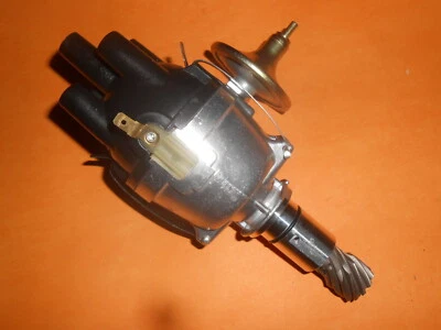 FORD CORTINA Mk1 (1962-66) POINTS IGNITION DISTRIBUTOR (Lucas 25D type) - Image 1 of 4