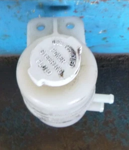 Mitsubishi Lancer CH 7/03-9/07 Power Steering Reservior - Picture 1 of 3