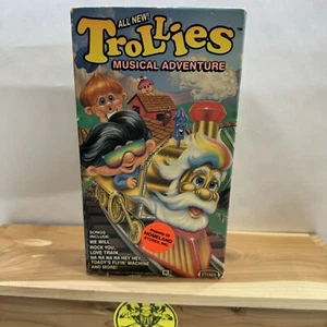 Trollies Musical Adventure (VHS 1993) Trolls Sing A Long Kids Family Movie - Foto 1 di 11