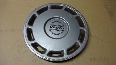 Tapacubos Volvo 850 2.5 Combi LW (3) 6802102 EMBELLECEDOR Foto 1 de 4