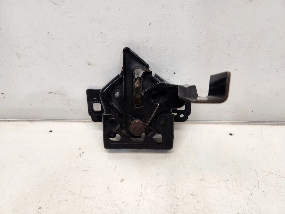 2005 Ford F250SD (Crew) Hood Release Latch - Image 1 of 4