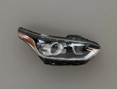 KIA FORTE 2019-2021 FARO LATERAL DERECHO PASAJERO OEM FARO 92102-M7000 Foto 1 de 4