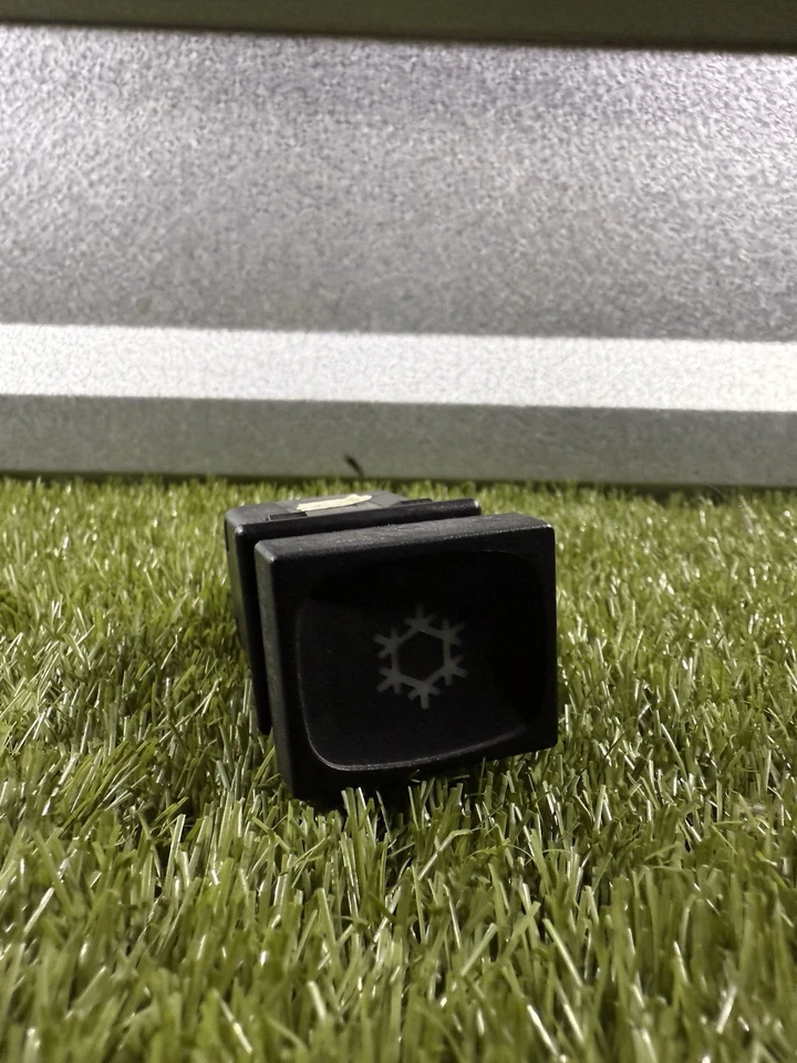 Botón interruptor de control de aire acondicionado SAAB 9523788 9512682 OEM 900 9000 Foto 1 de 4