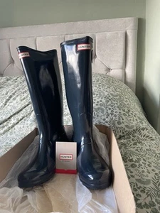 Brand New Hunter Navy Gloss Wellies - Picture 1 of 5