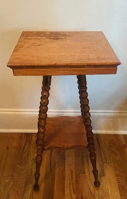 Antigua mesa victoriana inglesa con acento de salón de roble torcido con patas de bobina Foto 1 de 3