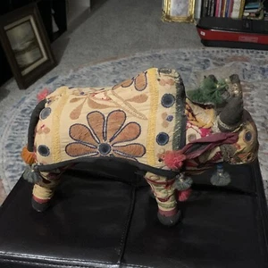 TELA BORDADA HECHA A MANO AÑOS 50 NANDI BULL SHISHA ESPEJOS ARTE POPULAR INDIO BOHO - Imagen 1 de 5