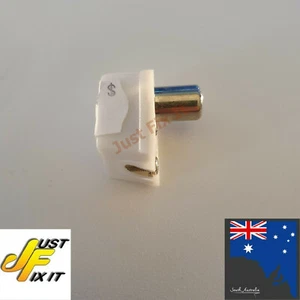 RIGHT ANGLE PAL PLUG Right angled 75R plug with screw down connections. - Picture 1 of 2