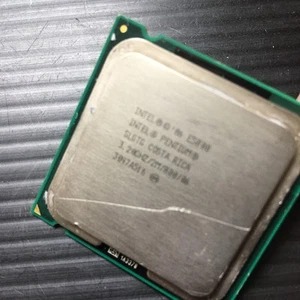 Intel E5800 Pentium SLGTG 3.20GHZ/2M/800 PC CPU Processor - Picture 1 of 3